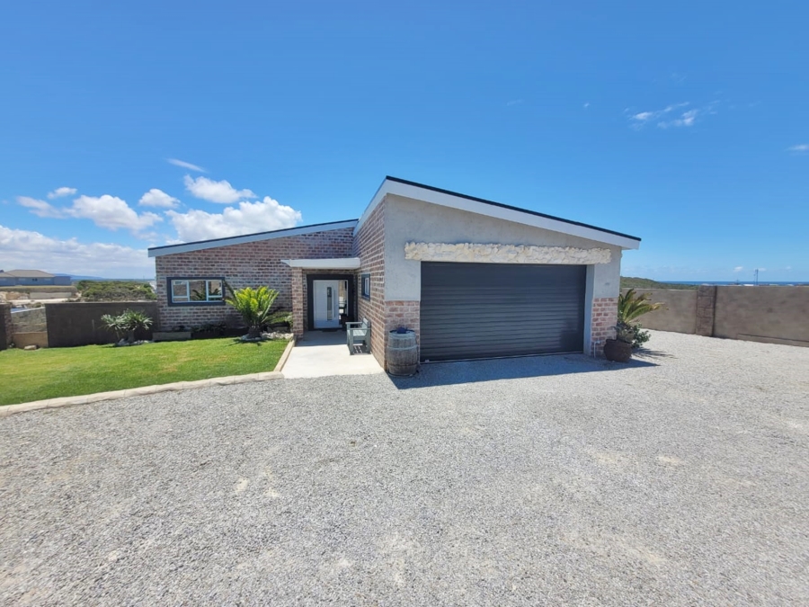 5 Bedroom Property for Sale in Struisbaai Western Cape